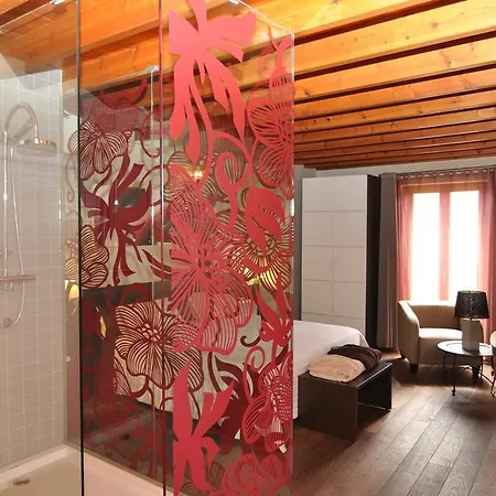 Guest house Restaurant & Cabrit *